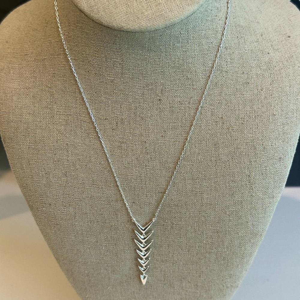 Stella & Dot Arrow necklace